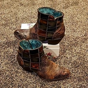 Corral Leather ankle boots Style 17840 all leather Western hand-finished